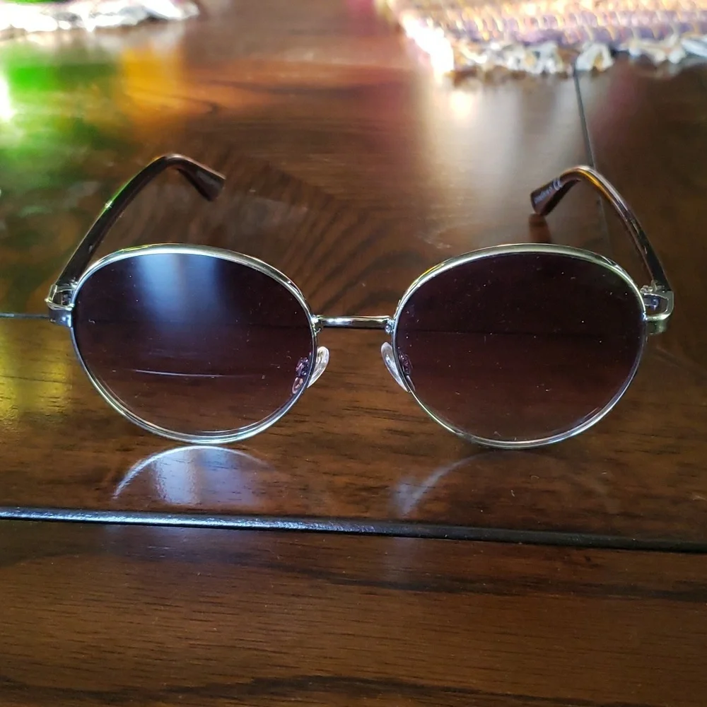 Frye & Co Unisex Purple Shade Round Sunglasses Old Money Classic Outdoor